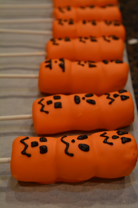 Pumpkin Marshmallow Lollipops