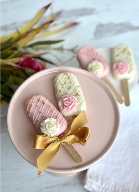 Pink & White Flowered Cakesicles (Set 0f 8)